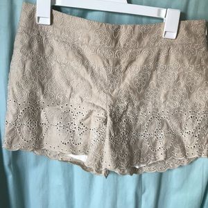 Embroidered scalloped shorts